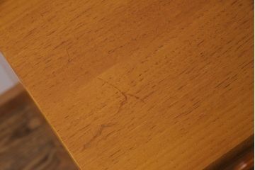 ビンテージ家具　北欧ヴィンテージ　机としても使えるスタイリッシュなサイドチェスト(引き出し、サイドボード)