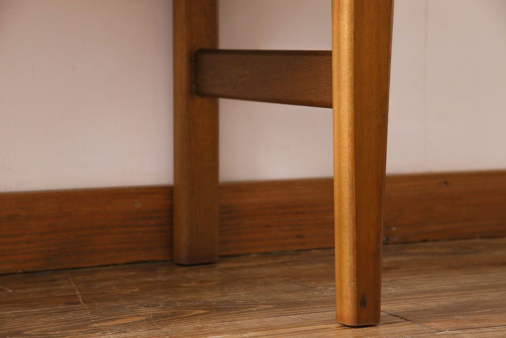 ビンテージ家具　北欧ヴィンテージ　机としても使えるスタイリッシュなサイドチェスト(引き出し、サイドボード)