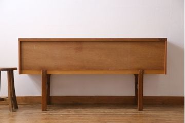 ビンテージ家具　北欧ヴィンテージ　机としても使えるスタイリッシュなサイドチェスト(引き出し、サイドボード)
