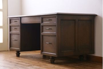 中古　神戸洋家具 永田良介商店　希少品!　優雅な佇まいの両袖デスク(机、在宅ワーク、在宅用ワークデスク)(定価約58万円)