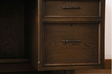 中古　神戸洋家具 永田良介商店　希少品!　優雅な佇まいの両袖デスク(机、在宅ワーク、在宅用ワークデスク)(定価約58万円)