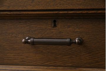 中古　神戸洋家具 永田良介商店　希少品!　優雅な佇まいの両袖デスク(机、在宅ワーク、在宅用ワークデスク)(定価約58万円)