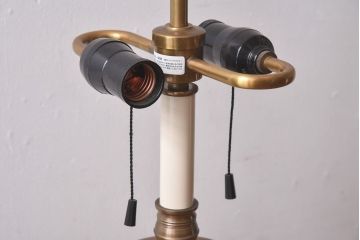 CHAPMAN社　CANDLE STICK WITH TRI-LEG BASE　真鍮製スタンドライト(フロアスタンド、照明)(定価約12万円)