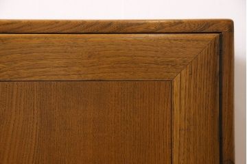 ヴィンテージ家具　イギリスビンテージ　ERCOL(アーコール)　ウィンザーサイドボード(ローチェスト、収納棚、リビングボード)