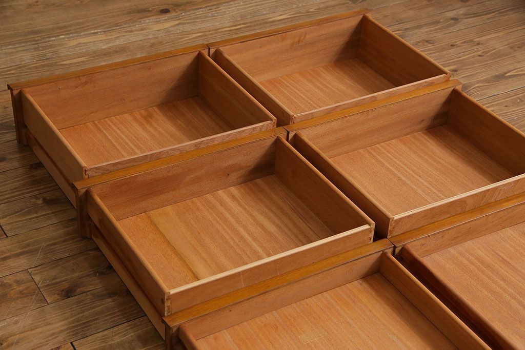 ヴィンテージ家具　ビンテージ　Austinsuite(オースティンスイート)　チーク材　サイドボードにもおすすめの両袖デスク(机、在宅ワーク、在宅用カウンターデスク、サイドチェスト)