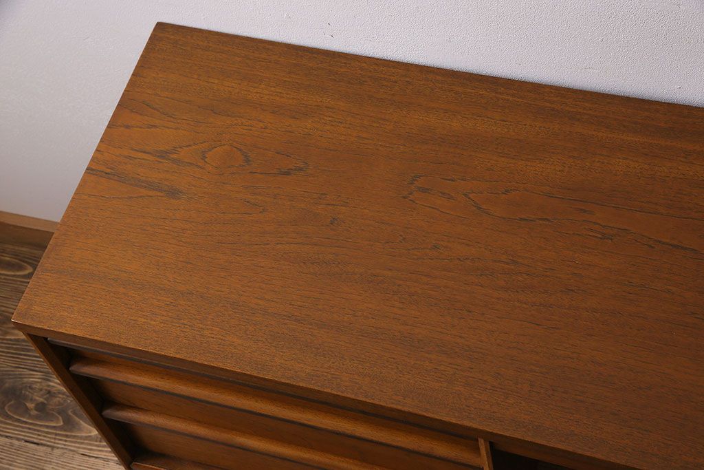 ヴィンテージ家具　ビンテージ　Austinsuite(オースティンスイート)　チーク材　サイドボードにもおすすめの両袖デスク(机、在宅ワーク、在宅用カウンターデスク、サイドチェスト)