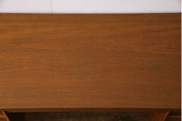 ヴィンテージ家具　ビンテージ　Austinsuite(オースティンスイート)　チーク材　サイドボードにもおすすめの両袖デスク(机、在宅ワーク、在宅用カウンターデスク、サイドチェスト)