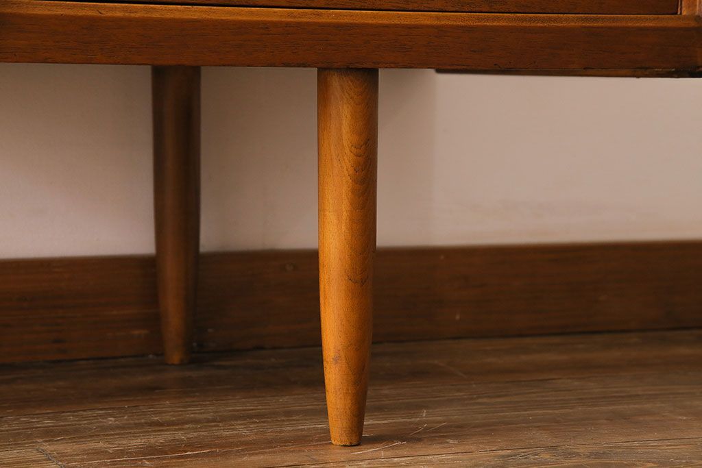 ヴィンテージ家具　ビンテージ　Austinsuite(オースティンスイート)　チーク材　サイドボードにもおすすめの両袖デスク(机、在宅ワーク、在宅用カウンターデスク、サイドチェスト)