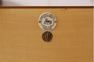 ヴィンテージ家具　イギリスビンテージ　ALFRED COX(アルフレッド・コックス)　球体の取っ手が特徴的なサイドボード(キャビネット)