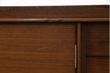 ヴィンテージ家具　イギリスビンテージ　ALFRED COX(アルフレッド・コックス)　球体の取っ手が特徴的なサイドボード(キャビネット)