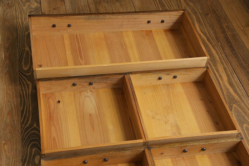 レトロ家具　昭和レトロ　小物の収納に使いやすいシンプルなチェスト(引き出し、サイドチェスト)