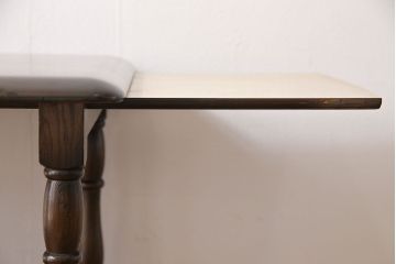 ヴィンテージ家具　イギリスビンテージ　木の風合いが味わい深さを放つキャスター付きサイドキャビネット(サイドワゴン、サイドテーブル、飾り棚、花台)