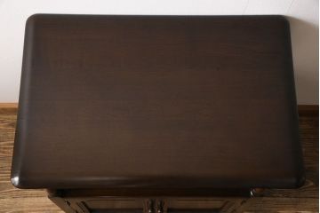 ヴィンテージ家具　イギリスビンテージ　木の風合いが味わい深さを放つキャスター付きサイドキャビネット(サイドワゴン、サイドテーブル、飾り棚、花台)