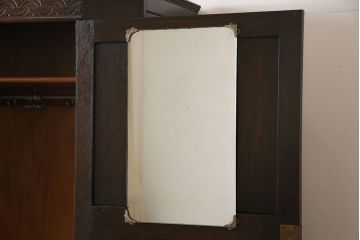 アンティーク家具　イギリスアンティーク　オーク材　六角形のフォルムがお洒落なワードローブ(洋服タンス、収納棚)