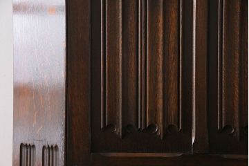 アンティーク家具　イギリスアンティーク　オーク材　六角形のフォルムがお洒落なワードローブ(洋服タンス、収納棚)
