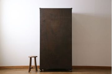 アンティーク家具　イギリスアンティーク　オーク材　六角形のフォルムがお洒落なワードローブ(洋服タンス、収納棚)