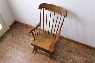 中古　飛騨産業　穂高　木製　使い勝手のよいシンプルなロッキングチェア(アームチェア)