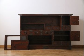 中古　岩谷堂箪笥　特注品!　手打ち金具　繊細な意匠が目を引くサイドボード(収納棚、飾り棚)