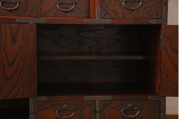 中古　岩谷堂箪笥　特注品!　手打ち金具　繊細な意匠が目を引くサイドボード(収納棚、飾り棚)