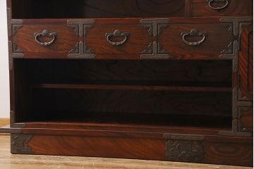 中古　岩谷堂箪笥　特注品!　手打ち金具　繊細な意匠が目を引くサイドボード(収納棚、飾り棚)