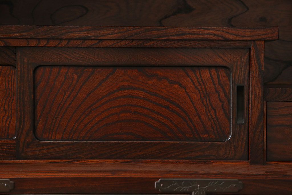 中古　岩谷堂箪笥　特注品!　手打ち金具　繊細な意匠が目を引くサイドボード(収納棚、飾り棚)
