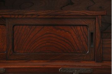 中古　岩谷堂箪笥　特注品!　手打ち金具　繊細な意匠が目を引くサイドボード(収納棚、飾り棚)