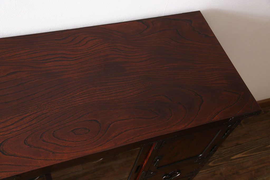 中古　岩谷堂箪笥　特注品!　手打ち金具　繊細な意匠が目を引くサイドボード(収納棚、飾り棚)