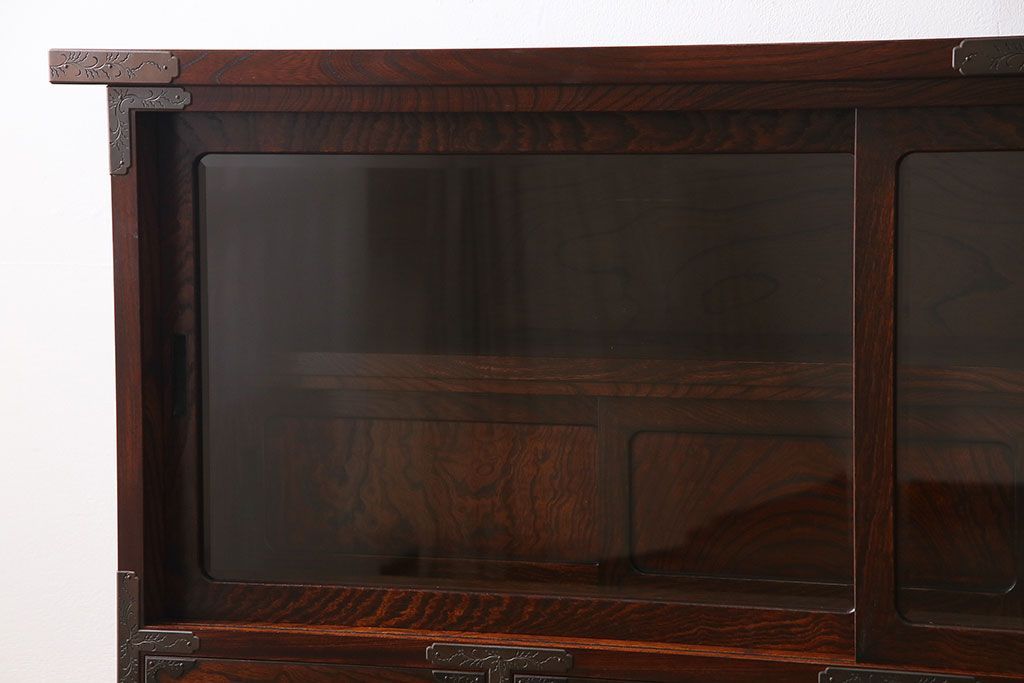 中古　岩谷堂箪笥　特注品!　手打ち金具　繊細な意匠が目を引くサイドボード(収納棚、飾り棚)