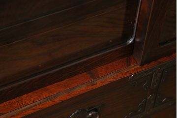 中古　岩谷堂箪笥　特注品!　手打ち金具　繊細な意匠が目を引くサイドボード(収納棚、飾り棚)