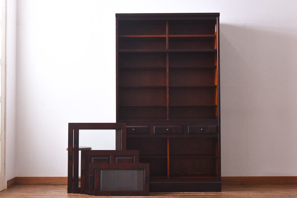 中古　北海道民芸家具　和洋どちらの空間にも馴染むシックなカップボード(食器棚、収納棚)(定価約35万円)