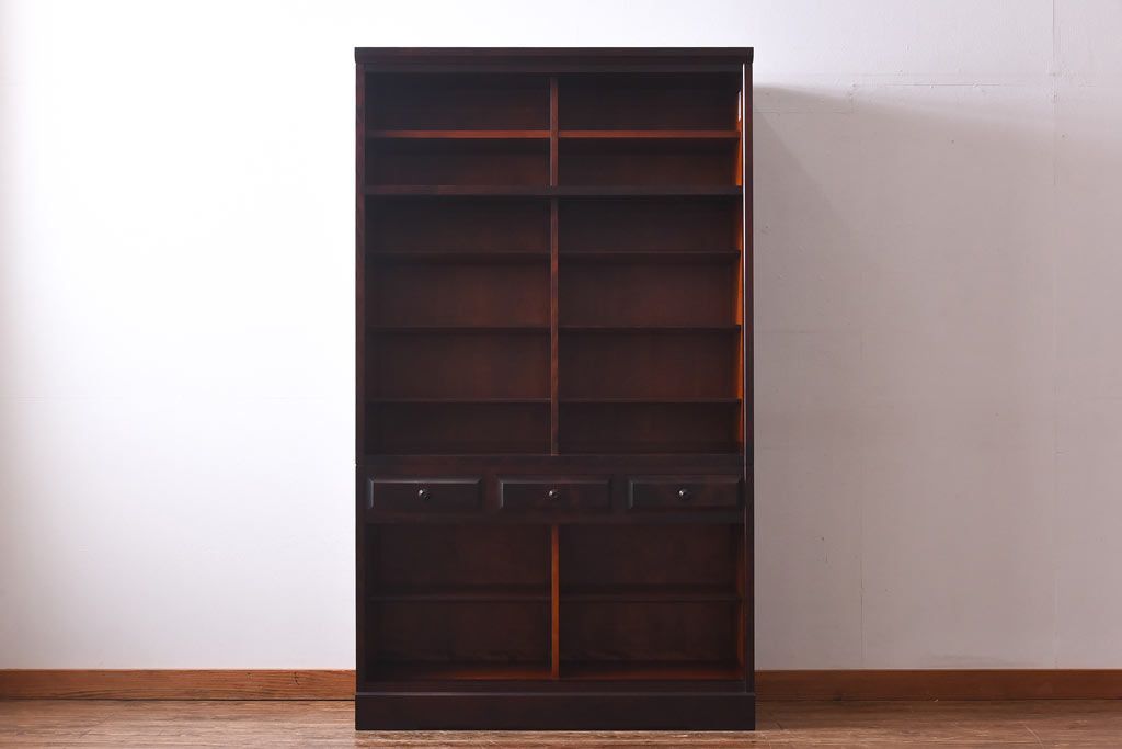 中古　北海道民芸家具　和洋どちらの空間にも馴染むシックなカップボード(食器棚、収納棚)(定価約35万円)