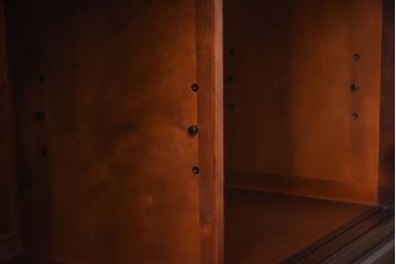 中古　北海道民芸家具　和洋どちらの空間にも馴染むシックなカップボード(食器棚、収納棚)(定価約35万円)