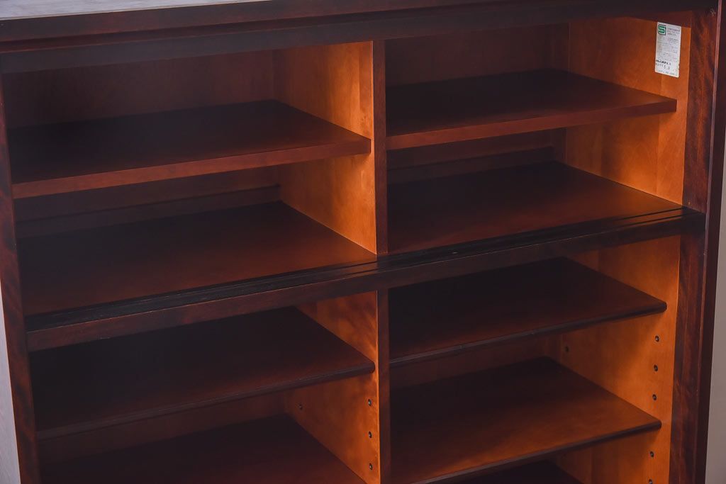 中古　北海道民芸家具　和洋どちらの空間にも馴染むシックなカップボード(食器棚、収納棚)(定価約35万円)