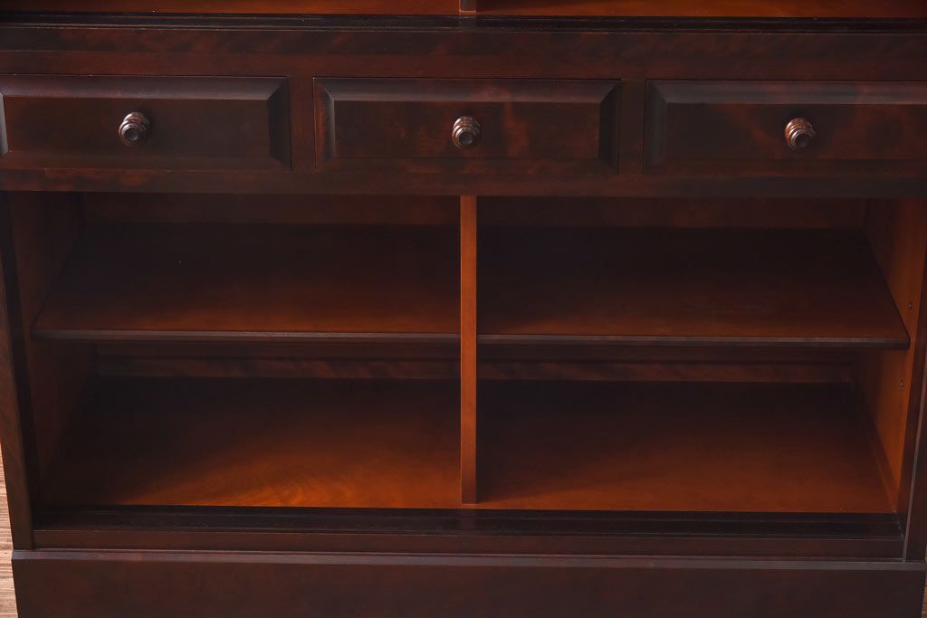 中古　北海道民芸家具　和洋どちらの空間にも馴染むシックなカップボード(食器棚、収納棚)(定価約35万円)