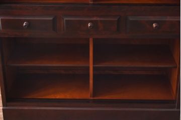 中古　北海道民芸家具　和洋どちらの空間にも馴染むシックなカップボード(食器棚、収納棚)(定価約35万円)