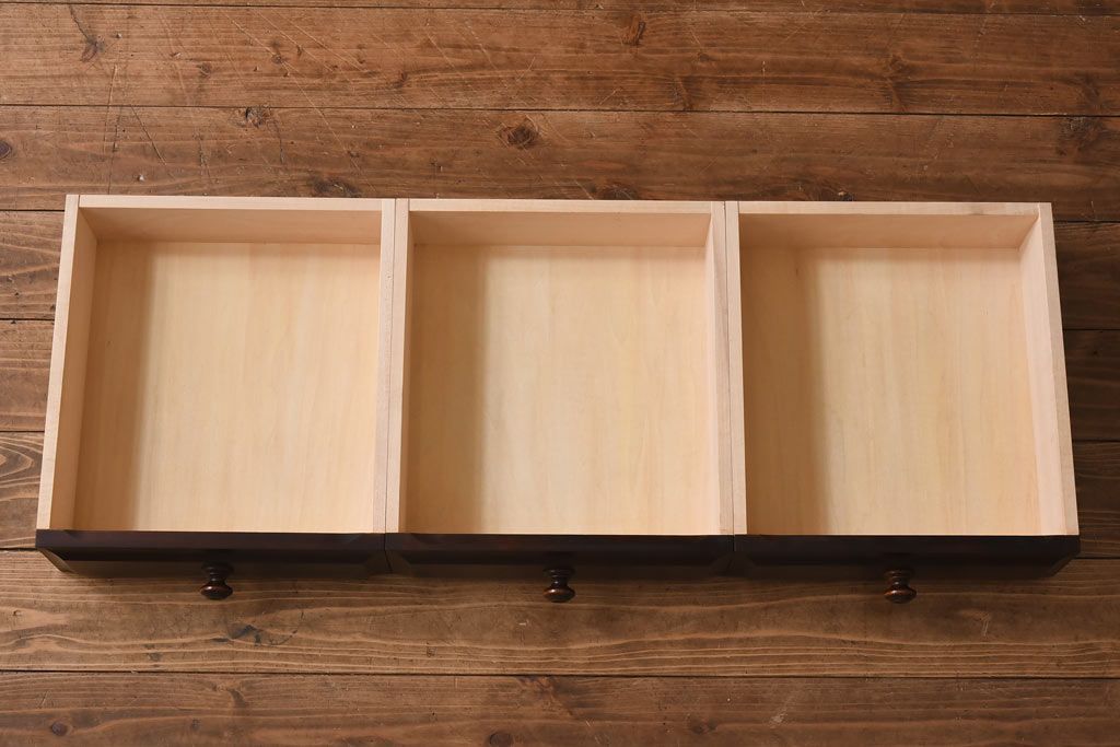 中古　北海道民芸家具　和洋どちらの空間にも馴染むシックなカップボード(食器棚、収納棚)(定価約35万円)