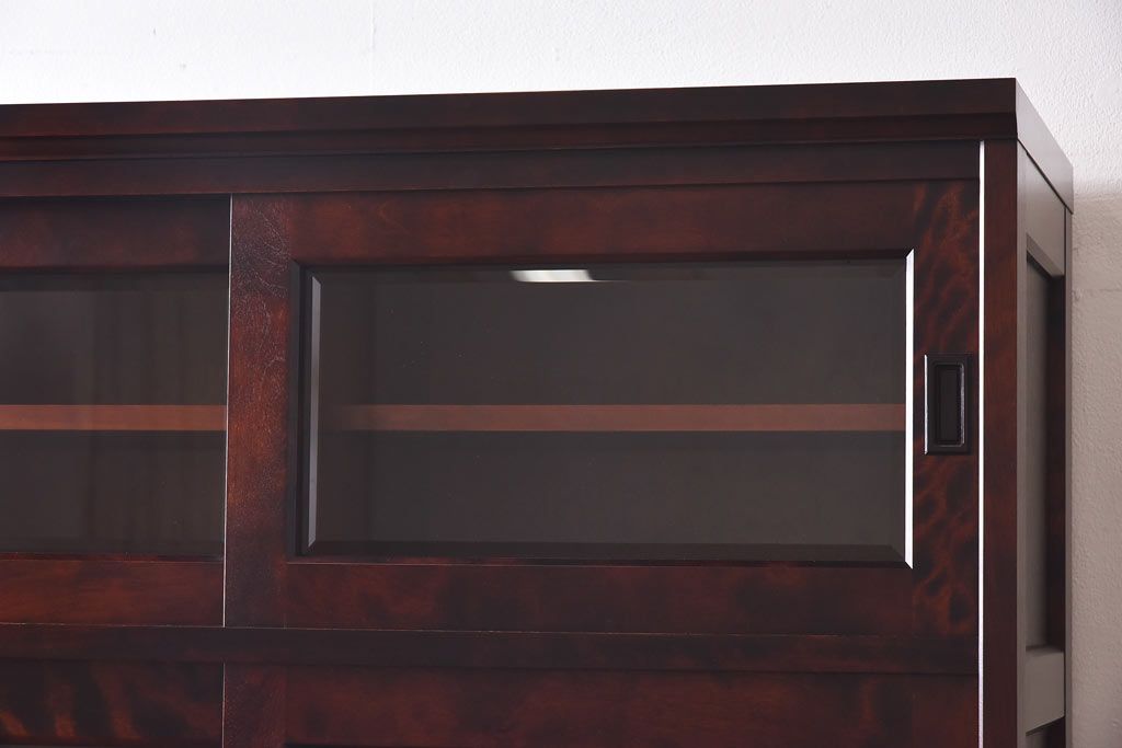 中古　北海道民芸家具　和洋どちらの空間にも馴染むシックなカップボード(食器棚、収納棚)(定価約35万円)