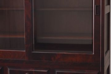 中古　北海道民芸家具　和洋どちらの空間にも馴染むシックなカップボード(食器棚、収納棚)(定価約35万円)