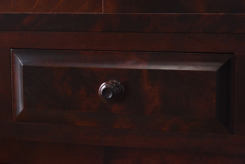 中古　北海道民芸家具　和洋どちらの空間にも馴染むシックなカップボード(食器棚、収納棚)(定価約35万円)