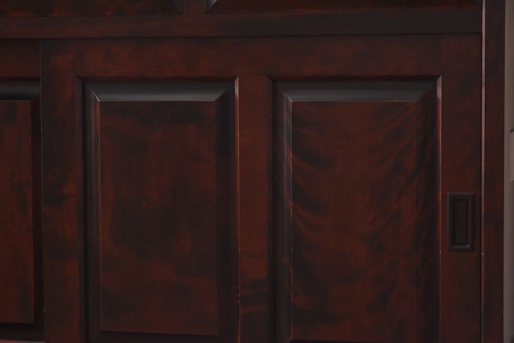 中古　北海道民芸家具　和洋どちらの空間にも馴染むシックなカップボード(食器棚、収納棚)(定価約35万円)