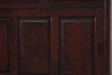 中古　北海道民芸家具　和洋どちらの空間にも馴染むシックなカップボード(食器棚、収納棚)(定価約35万円)