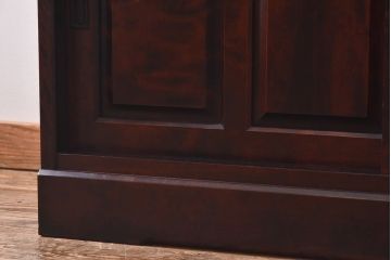 中古　北海道民芸家具　和洋どちらの空間にも馴染むシックなカップボード(食器棚、収納棚)(定価約35万円)