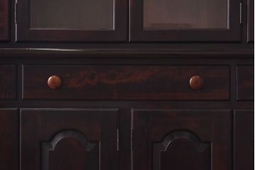 中古　松本民芸家具　レアもの!大きめの取っ手が印象的なF型食器棚(カップボード、飾り棚、収納棚)(定価約100万円)