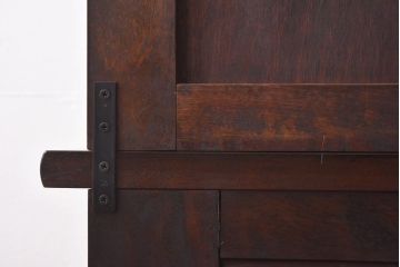 中古　松本民芸家具　レアもの!大きめの取っ手が印象的なF型食器棚(カップボード、飾り棚、収納棚)(定価約100万円)