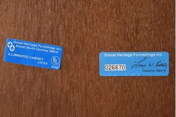 中古　DREXEL HERITAGE(ドレクセルヘリテイジ)　old continent(オールドコンチネント)　バンチングキャビネット(飾り棚、キュリオケース、ガラスショーケース)(定価約129万円)(1)