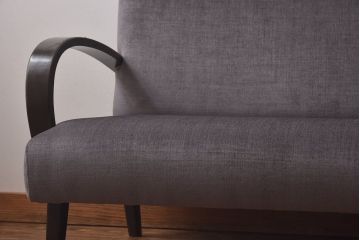 レトロ家具　昭和レトロ　シンプルなデザインとシックな雰囲気のラブソファ(2人掛け、2Pソファ)