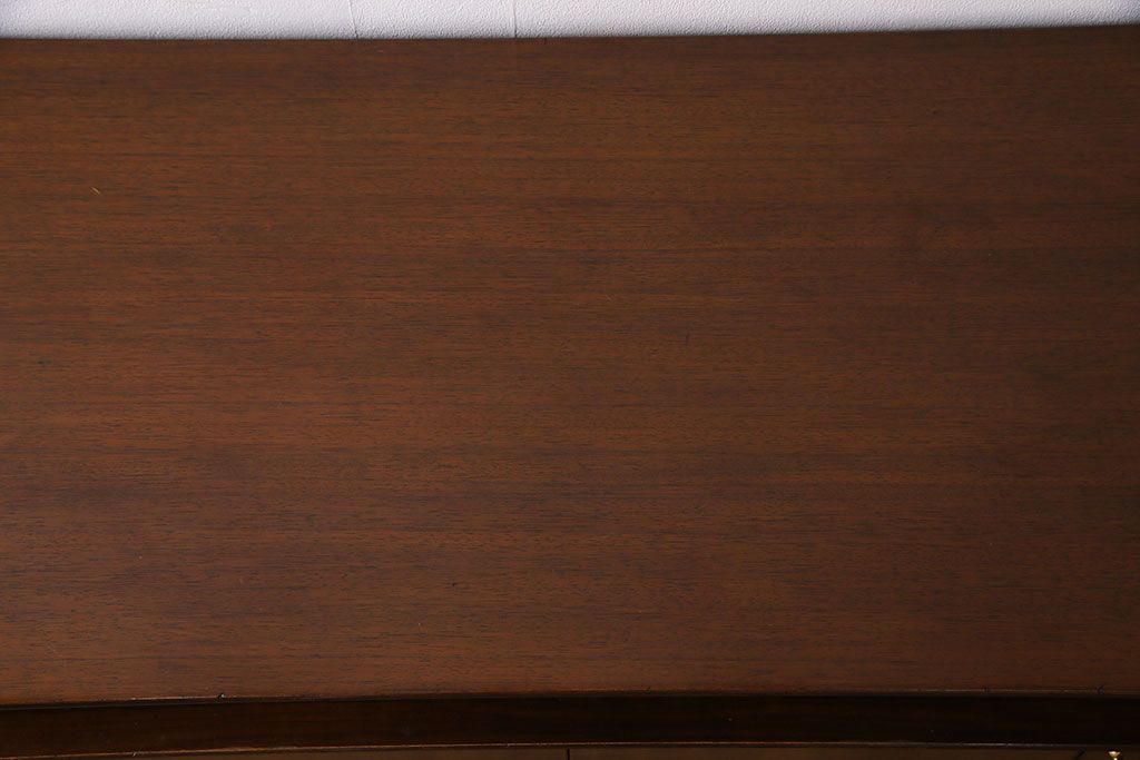 ヴィンテージ家具　北欧ビンテージ　G-PLAN　BBシリーズ　引き手がおしゃれな雰囲気を高めるサイドボード(リビングボード、収納棚)