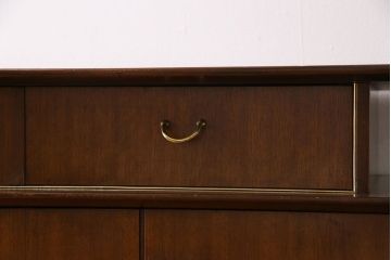 ヴィンテージ家具　北欧ビンテージ　G-PLAN　BBシリーズ　引き手がおしゃれな雰囲気を高めるサイドボード(リビングボード、収納棚)