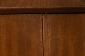 ヴィンテージ家具　北欧ビンテージ　G-PLAN　BBシリーズ　引き手がおしゃれな雰囲気を高めるサイドボード(リビングボード、収納棚)