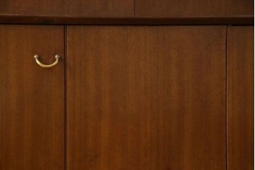 ヴィンテージ家具　北欧ビンテージ　G-PLAN　BBシリーズ　引き手がおしゃれな雰囲気を高めるサイドボード(リビングボード、収納棚)